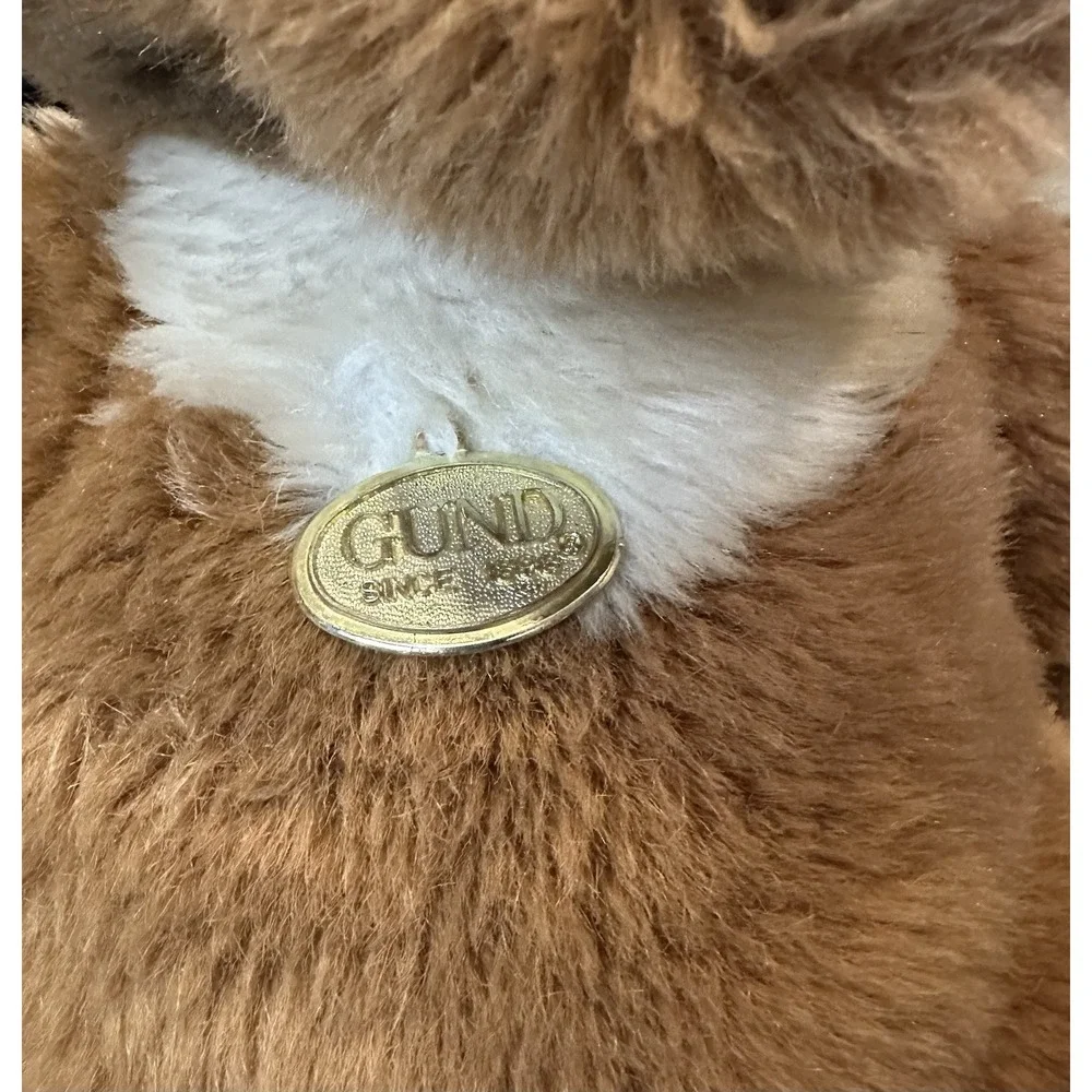 Vintage 1980 Gund Collector Classic Teddy Bear Brown Plush White Chest Medallion